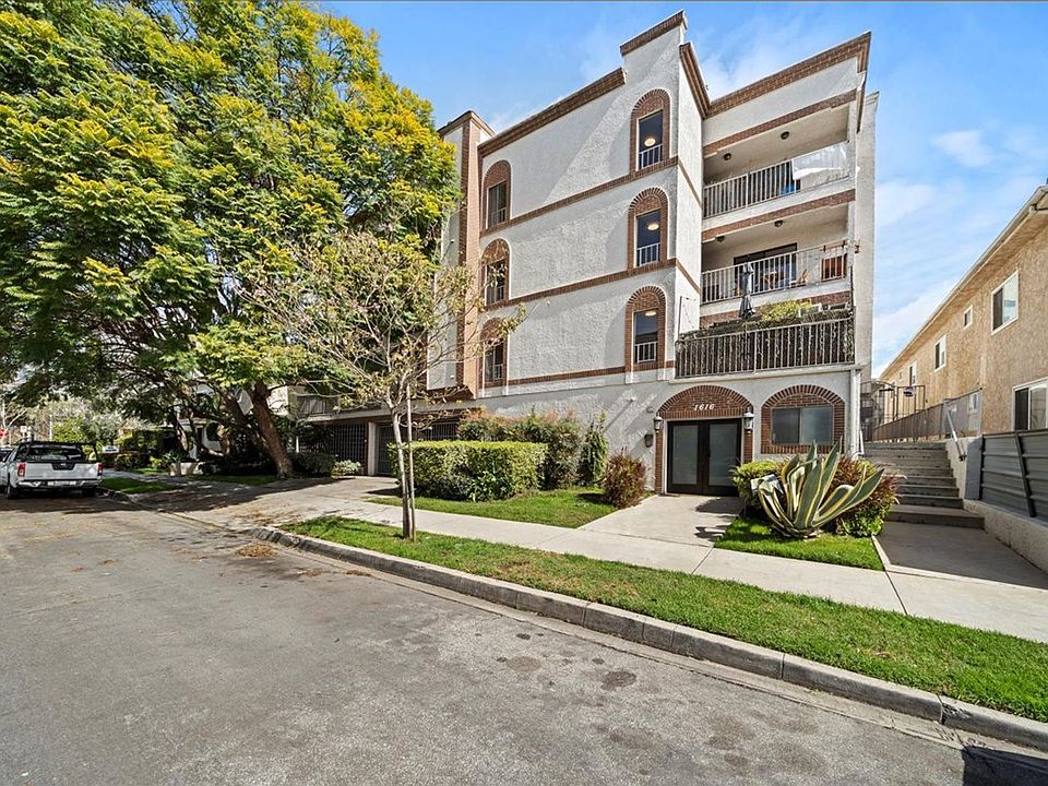 1st image of 1616 Granville Ave APT 303