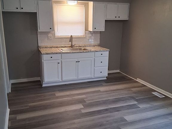 3rd image of 4115-4121 Merryfield Ave #4115