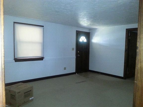 5th image of 1911 E Pembroke Ave