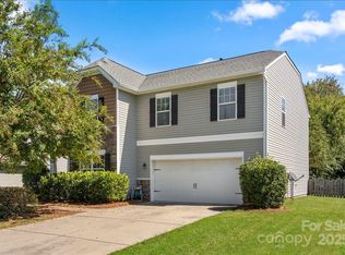 13623 Sunrise View Dr, Charlotte, NC 28278