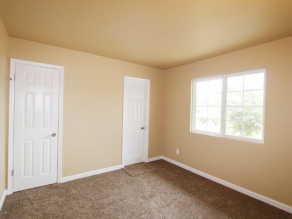 3rd image of 1025 W Las Flores Way