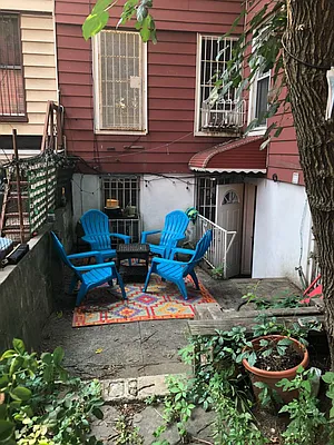 Rented by MCR Realty | media 40