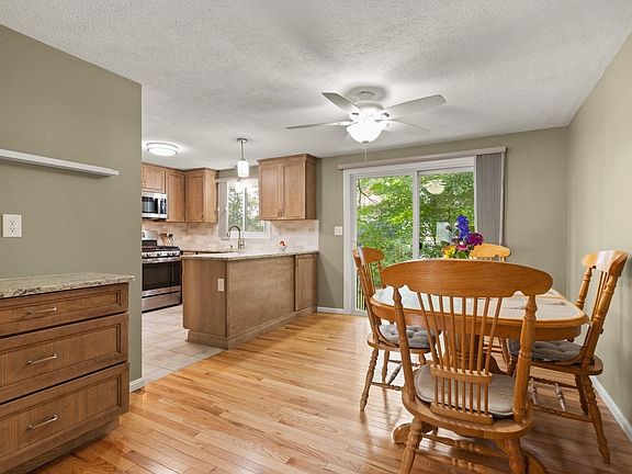 5th image of 32 Frederick St APT 3
