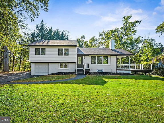 2nd image of 213 Sudbrook Ln