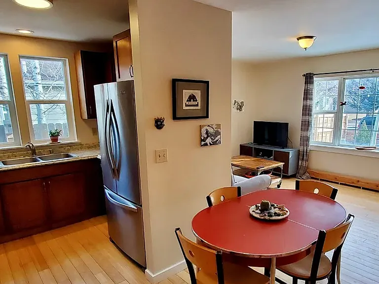 421 N Hunters Way — Photo 10