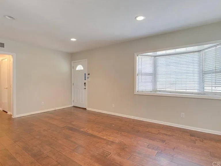 7913 Royer Ave — Photo 5