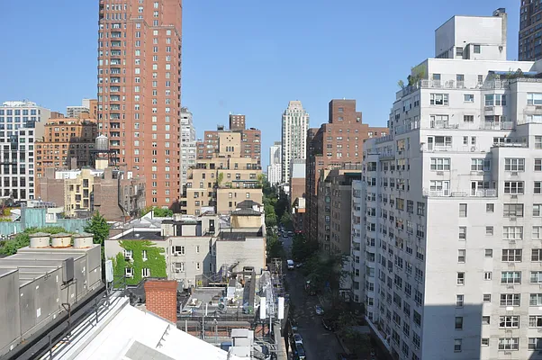 Rented by Compass | media 32