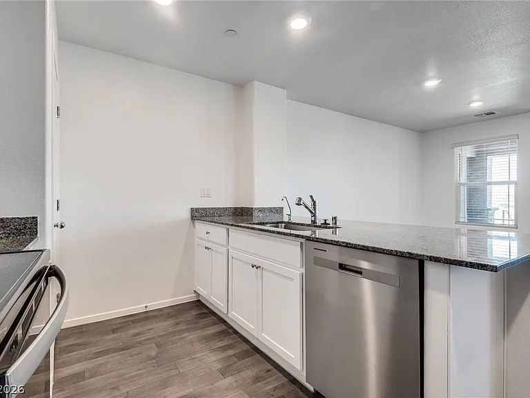 1114 Scarlet Sparrow St — Photo 13