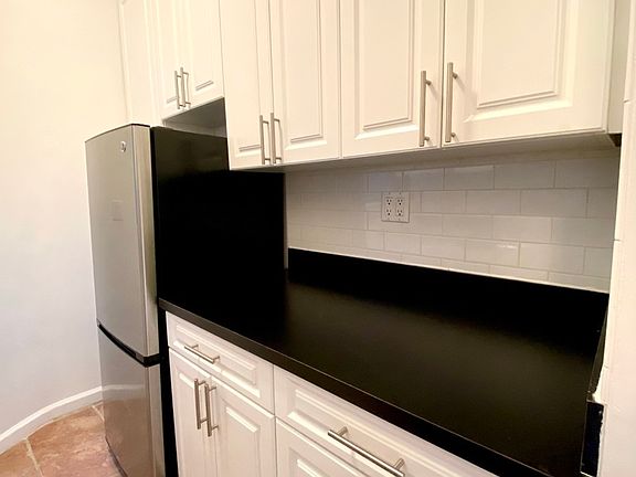 5th image of 490 E 74th St APT 5A