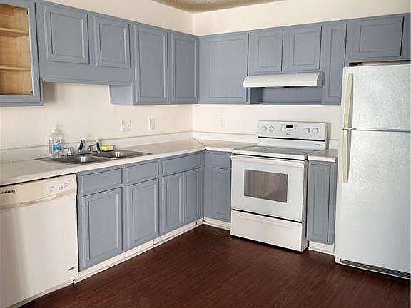 4th image of 16 Brighton Ct