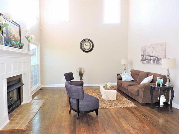 5th image of 629 Red Oak Plantation Dr