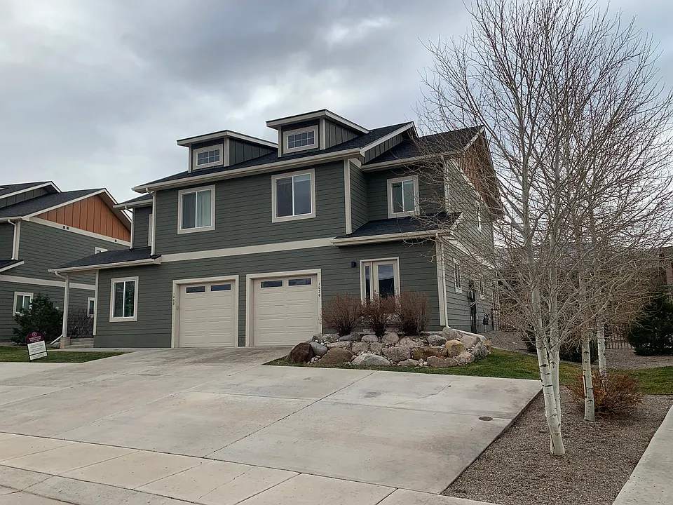 1020 Hawks Nest Ln