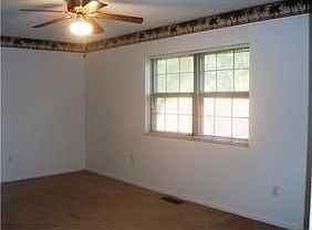 5th image of 130 Riverview Dr