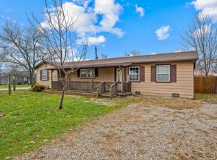 625 W Puryear Ave, Seymour, MO 65746