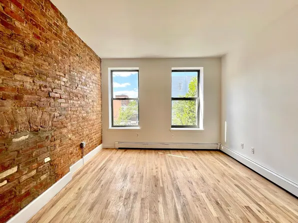 122 Linden St #2R, Brooklyn, NY 11221