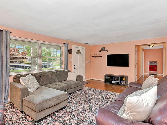 4th image of 208 Furbee Dr