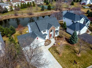 3649 Commonwealth Rd, Woodbury, MN 55125