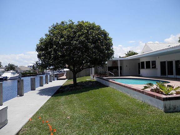4th image of 5560 Bayview Dr
