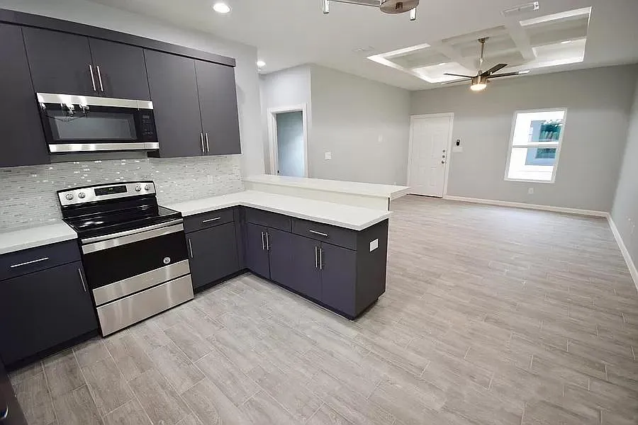 Building Photo - 1412 N Iris St #4