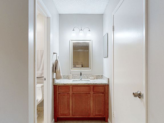 2nd image of 5424 101st St Unit 2