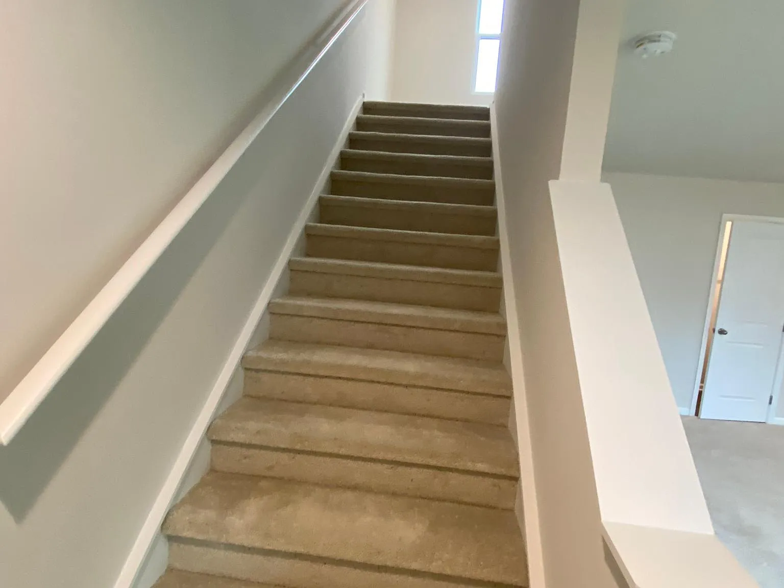 4 bed, 2.5 bath, 1660 sqft, $2,050 — Photo 2