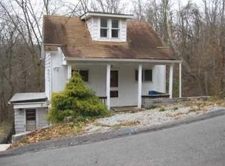 11 Oak St, Cuddy, PA 15031