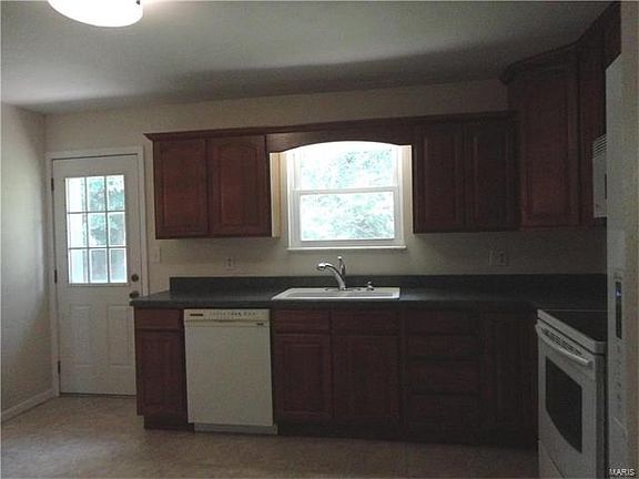 5th image of 2122 Rose Knoll Ln