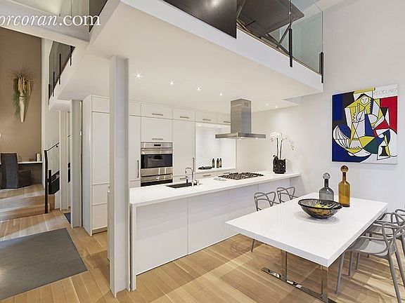 5th image of 421 Hudson St APT M1