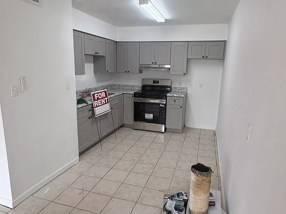 2715 E Marconi Ave #2