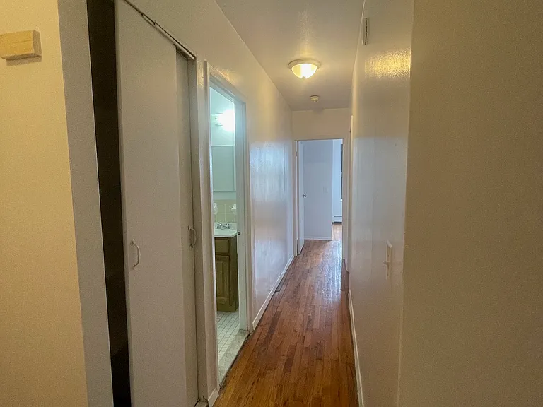 1358 Sheridan Ave #4 — Photo 8