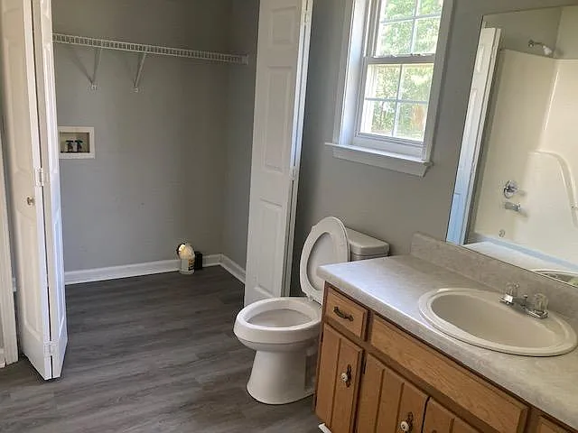 704 Seaton Ct — Photo 16