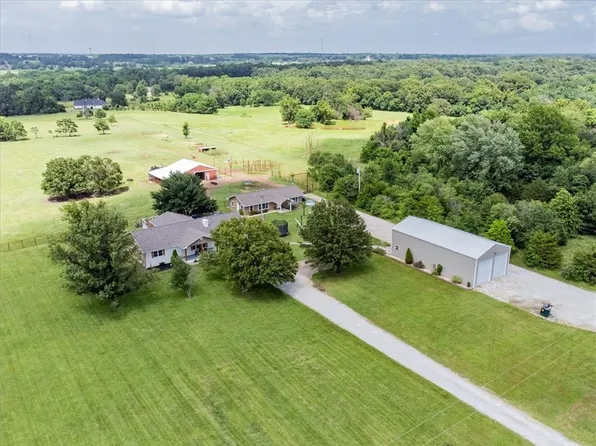 11284 Norway Rd, Neosho, MO 64850