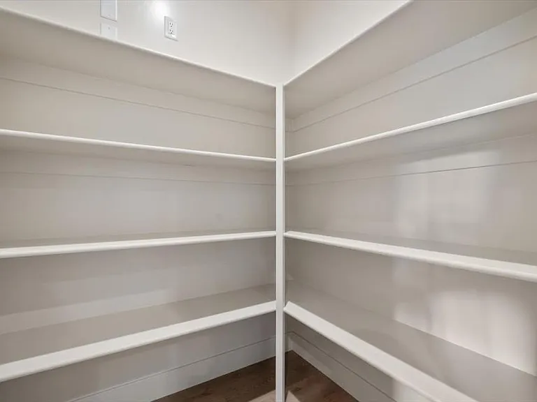 631 Willow Bend Dr — Photo 3