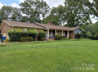 3844 Dover St, Claremont, NC 28610