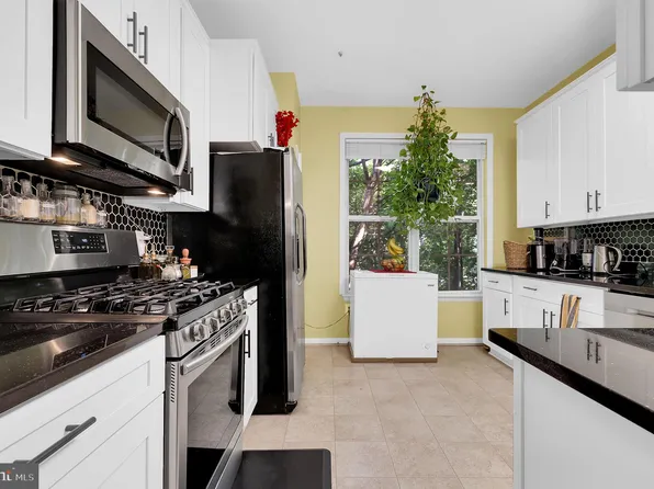 18063 Royal Bonnet Cir, Montgomery Village, MD 20886