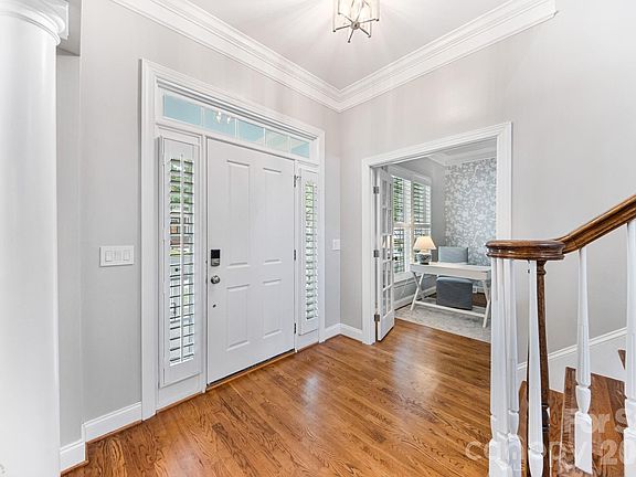 5th image of 3229 Colonel Springs Way