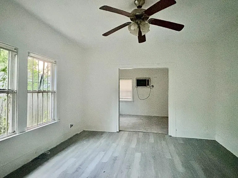 6124 Goforth St — Photo 9