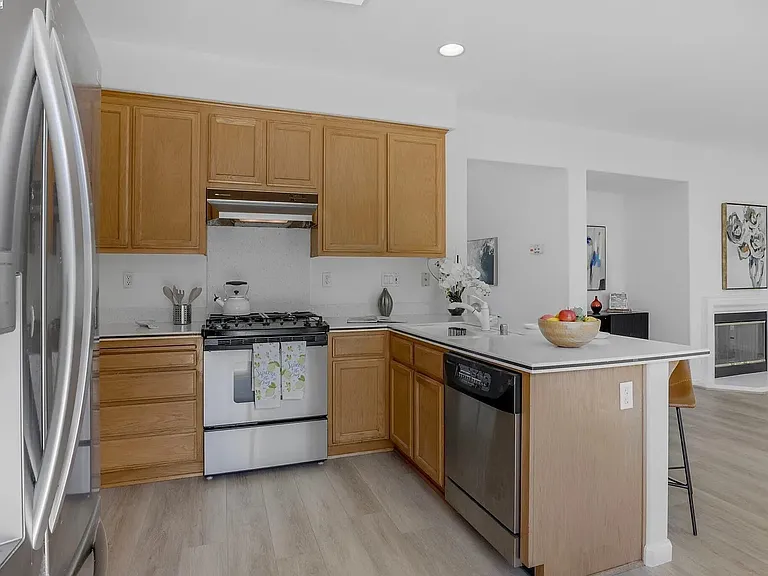 552 Stonehaven Ct — Photo 8