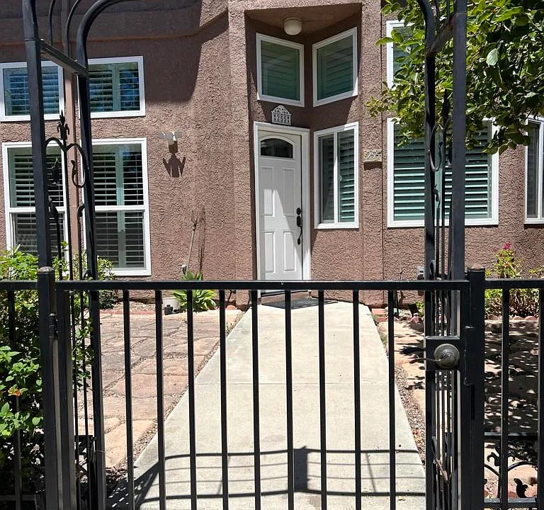 255 Skyline Dr