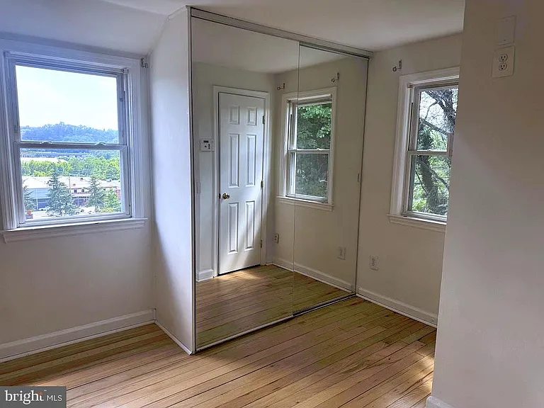 3731 Kemper Rd — Photo 13