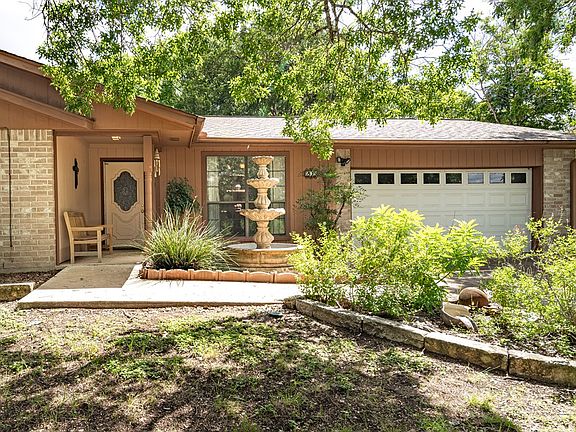 2nd image of 205 Oakview Dr