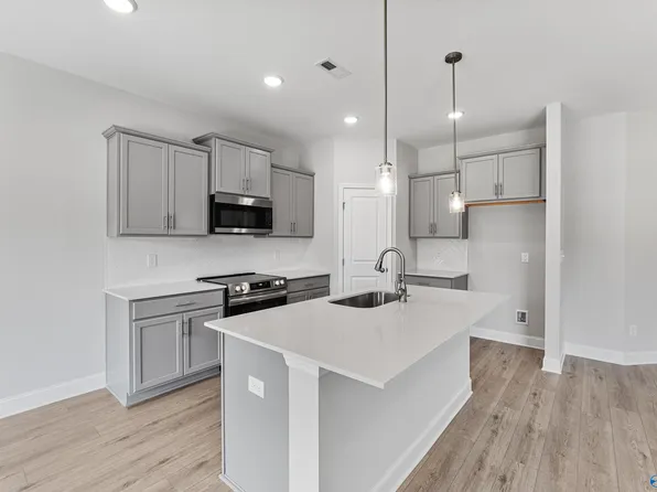 6221 Pisgah Dr NW, Huntsville, AL 35810