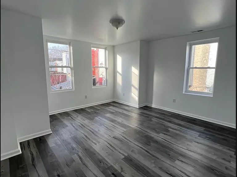 206 53rd St #2 — Photo 5