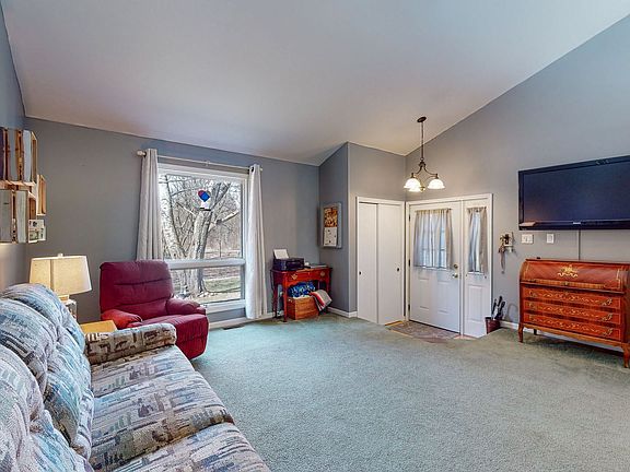 3rd image of 8109 E Meadow Ln