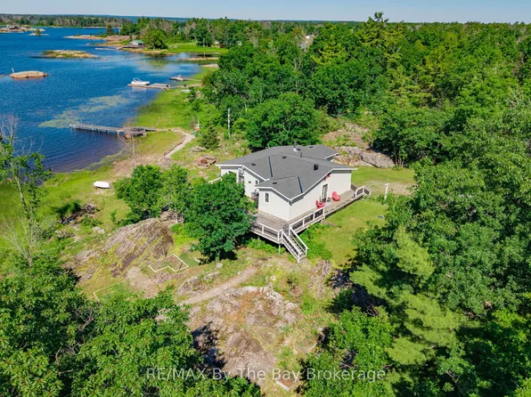 151 Macey Bay Rd, Georgian Bay, ON L0K 1S0