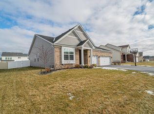 10441 Pine Ln, Saint John, IN 46373