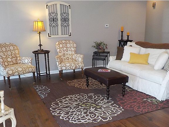2nd image of 35 Spotts Cir