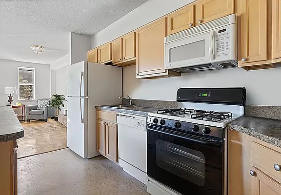 3rd image of 101 W 117th St APT 2B