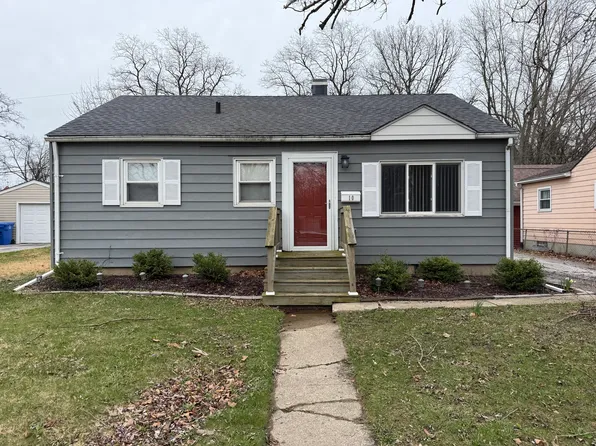 10 Walnut Pkwy, Crown Point, IN 46307