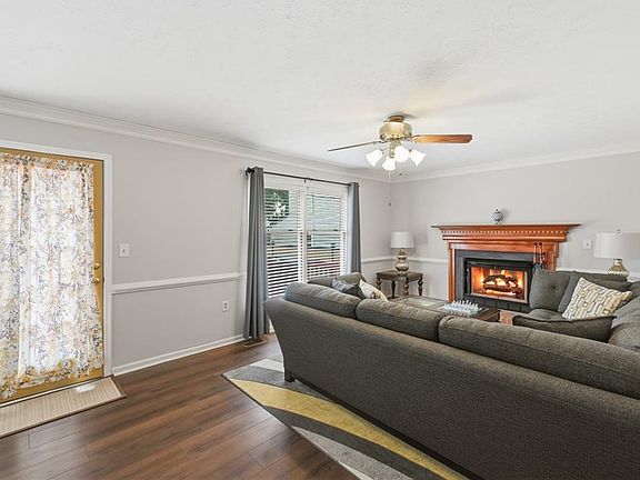 5th image of 932 Elton Hall Cir